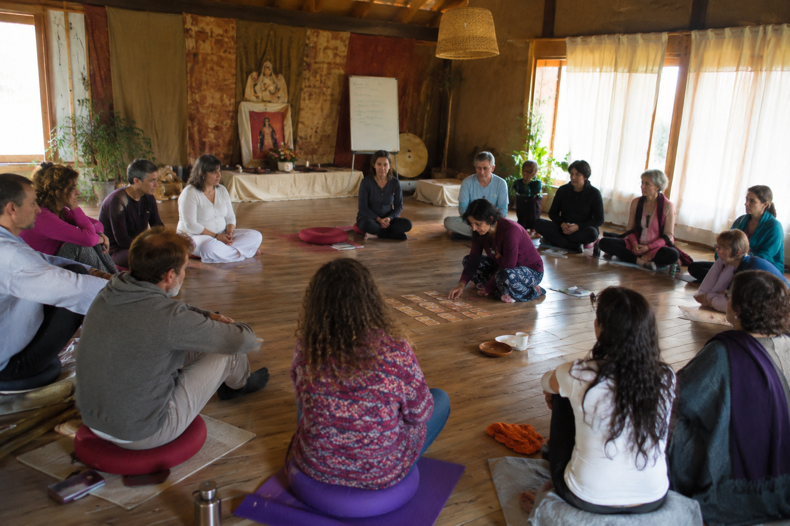Participantes del retiro holístico de coaching disfrutando experiencias de sanación y bienestar